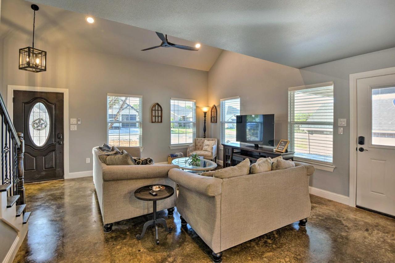 Granbury Home With Hot Tub And Furnished Patio! Dış mekan fotoğraf