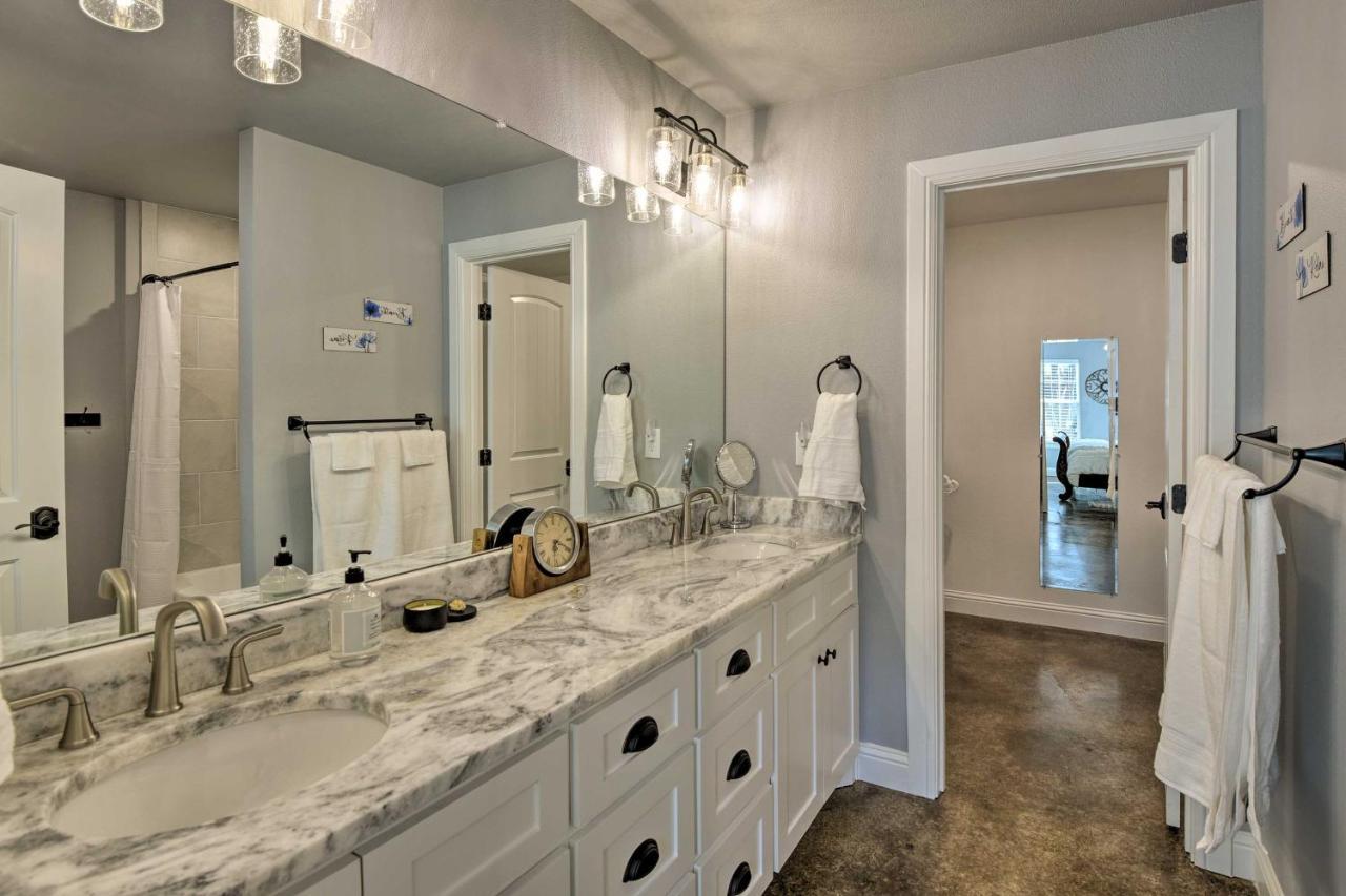 Granbury Home With Hot Tub And Furnished Patio! Dış mekan fotoğraf