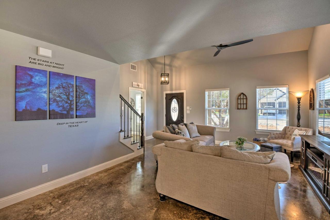 Granbury Home With Hot Tub And Furnished Patio! Dış mekan fotoğraf
