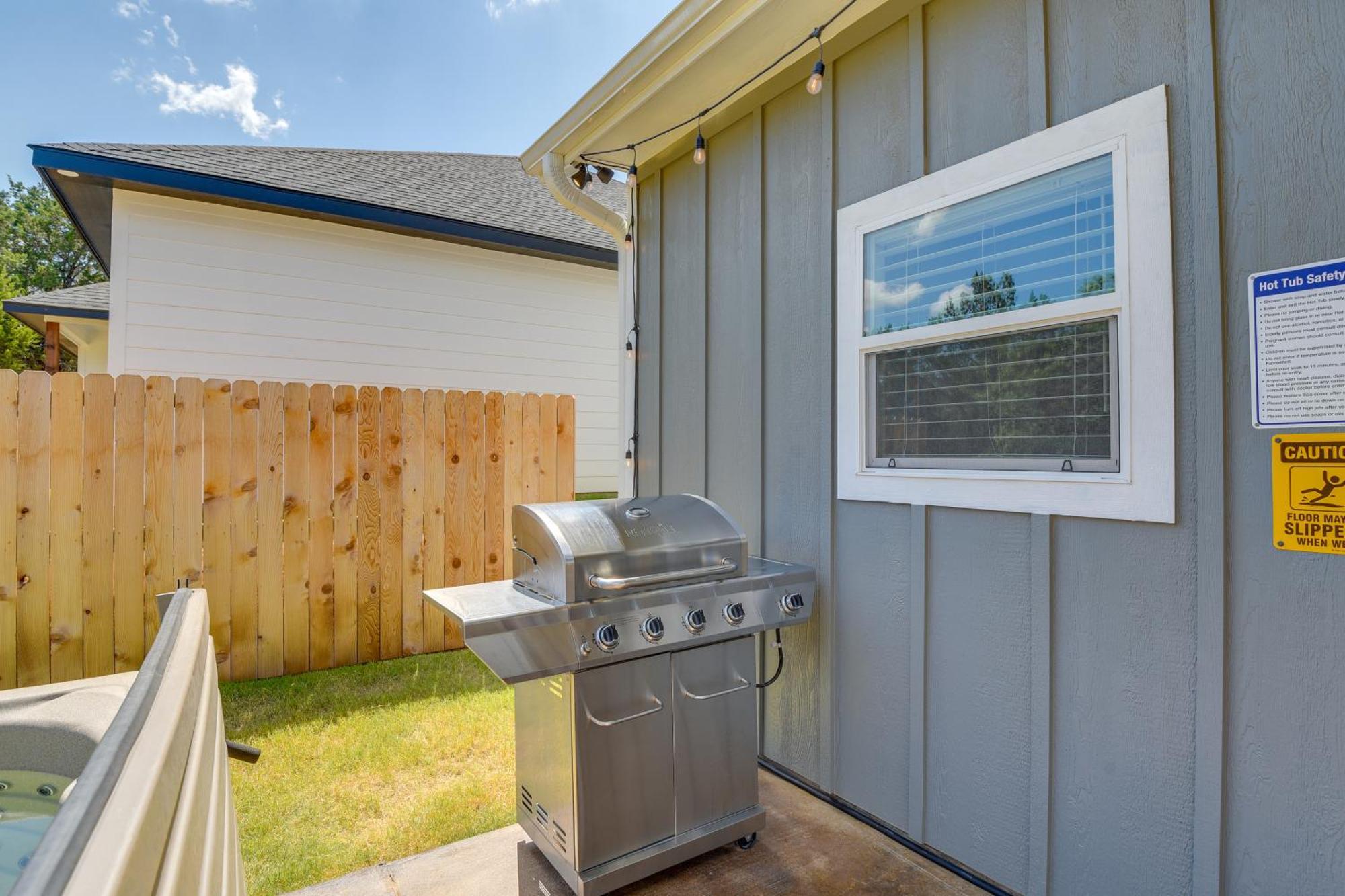 Granbury Home With Hot Tub And Furnished Patio! Dış mekan fotoğraf