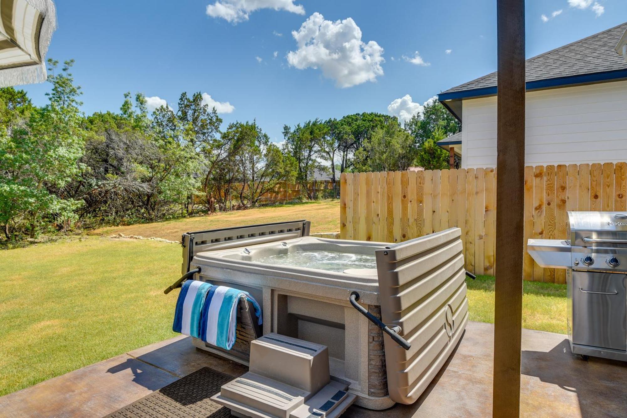 Granbury Home With Hot Tub And Furnished Patio! Dış mekan fotoğraf