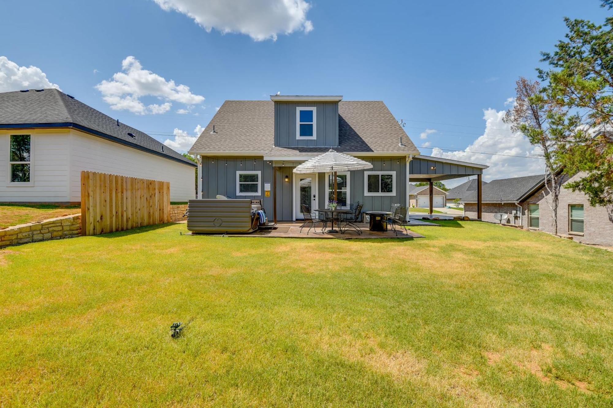 Granbury Home With Hot Tub And Furnished Patio! Dış mekan fotoğraf