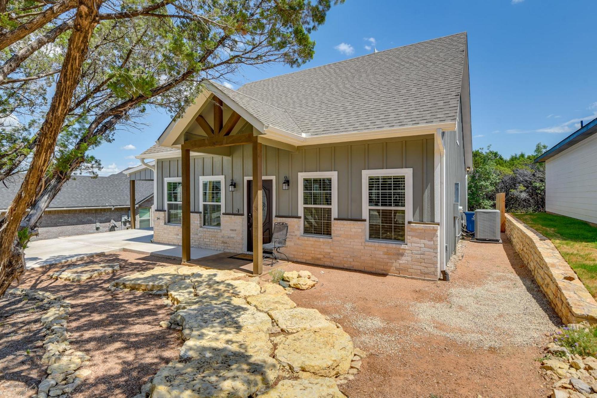 Granbury Home With Hot Tub And Furnished Patio! Dış mekan fotoğraf